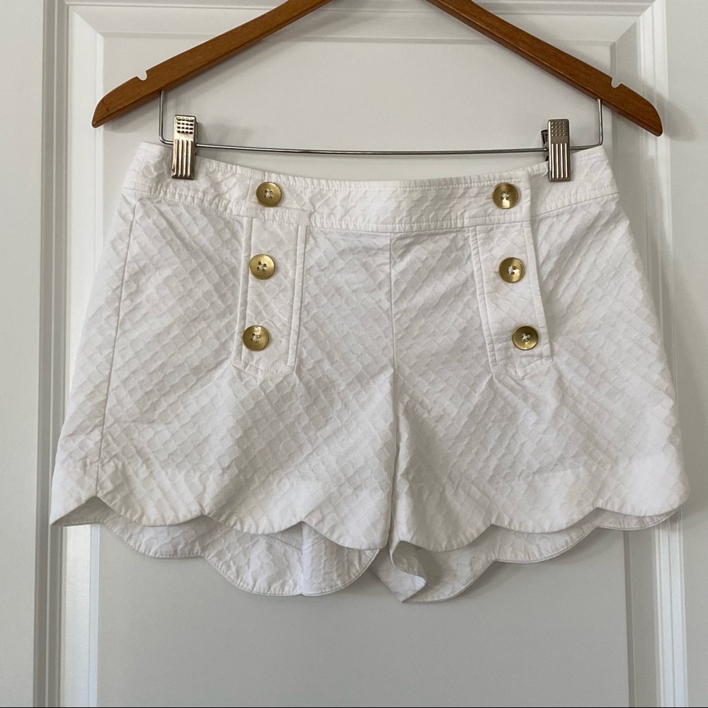 Southern Tide Nautical Scallop Hem Textured Solid White Shorts w Gold Buttons
